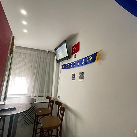 Shesh Hostel Prishtinë Ngoại thất bức ảnh