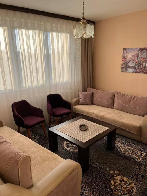 Shesh Hostel Prishtinë Ngoại thất bức ảnh