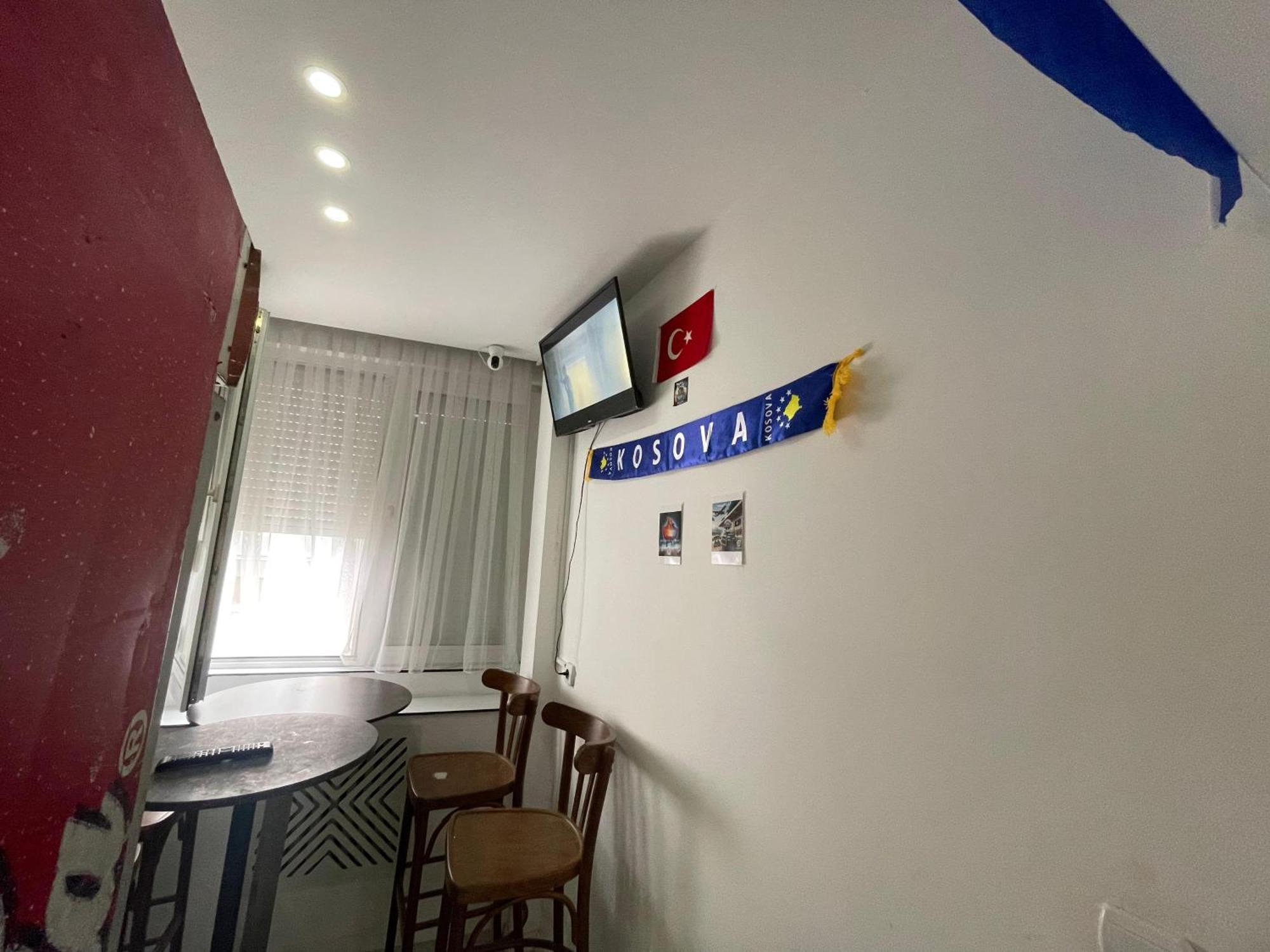 Shesh Hostel Prishtinë Ngoại thất bức ảnh