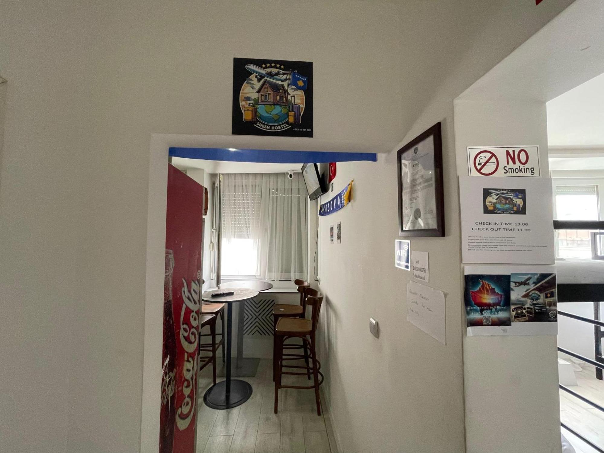 Shesh Hostel Prishtinë Ngoại thất bức ảnh