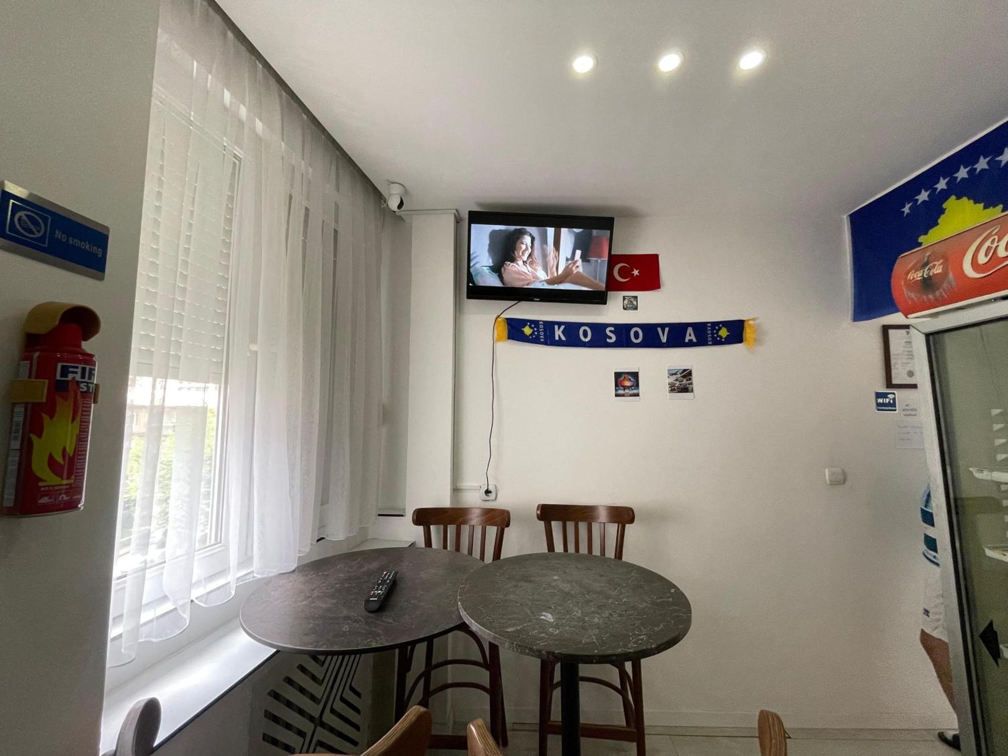 Shesh Hostel Prishtinë Ngoại thất bức ảnh