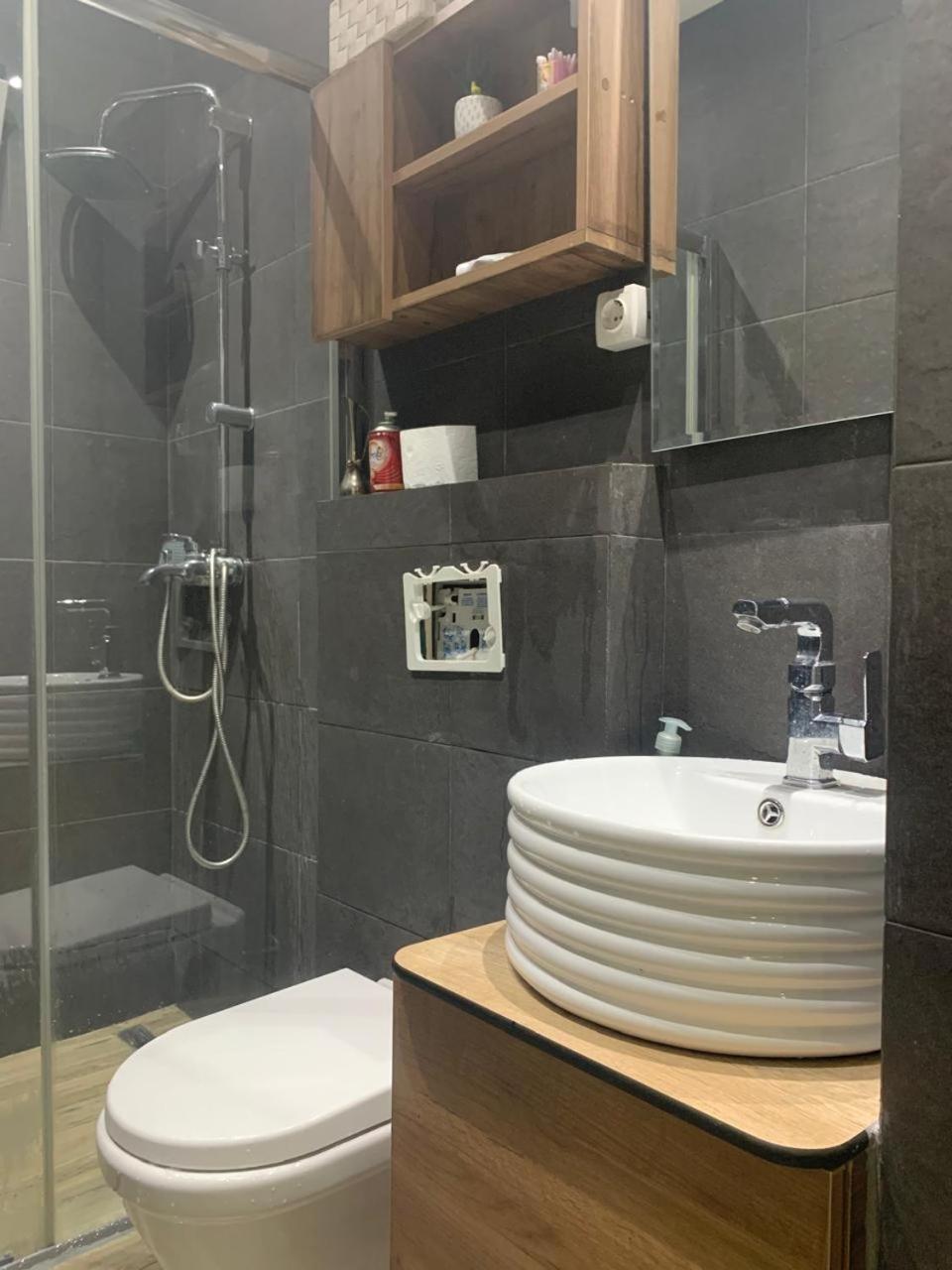Shesh Hostel Prishtinë Ngoại thất bức ảnh