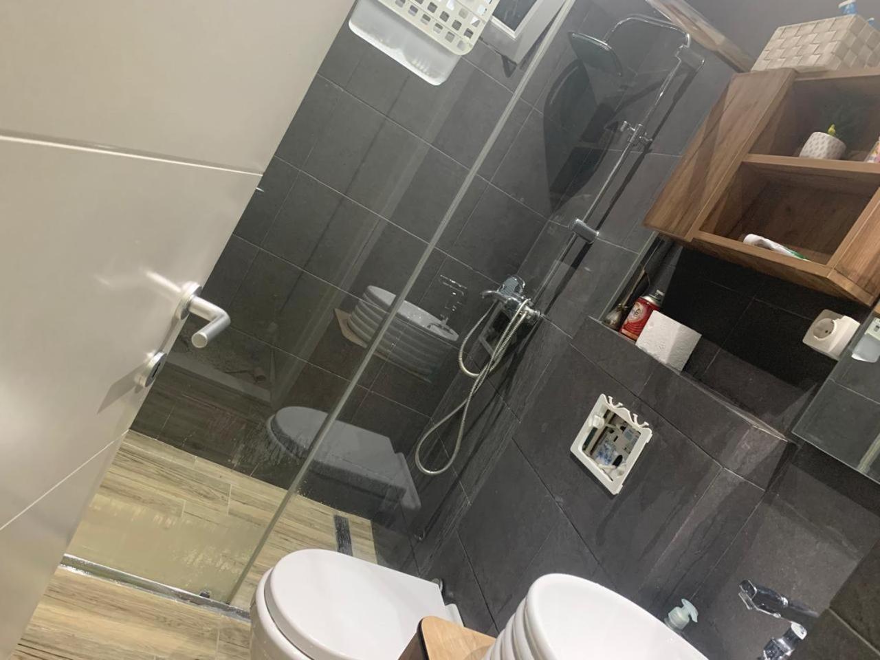 Shesh Hostel Prishtinë Ngoại thất bức ảnh