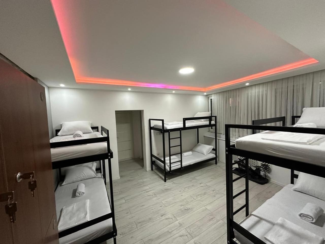 Shesh Hostel Prishtinë Ngoại thất bức ảnh