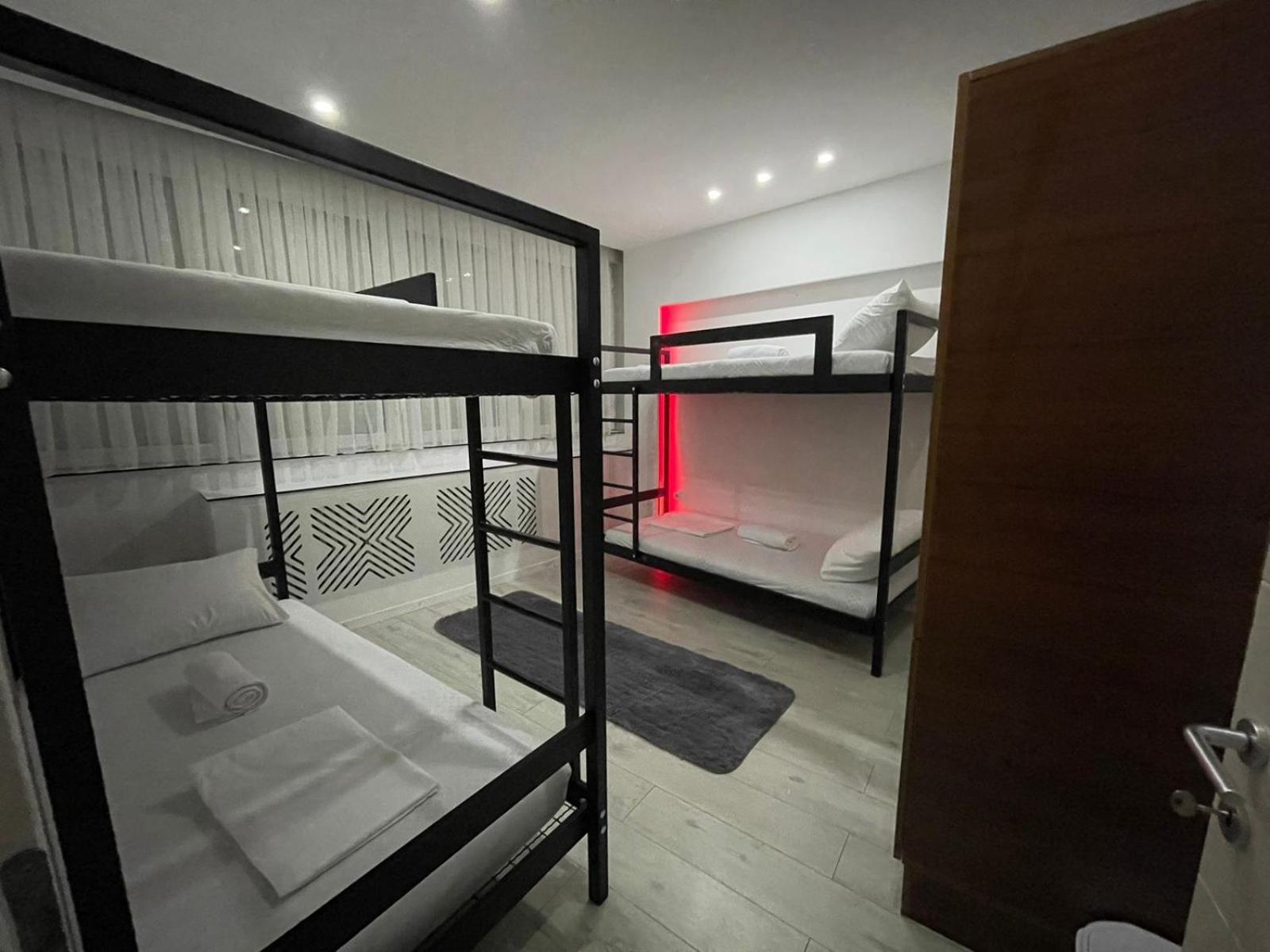 Shesh Hostel Prishtinë Ngoại thất bức ảnh