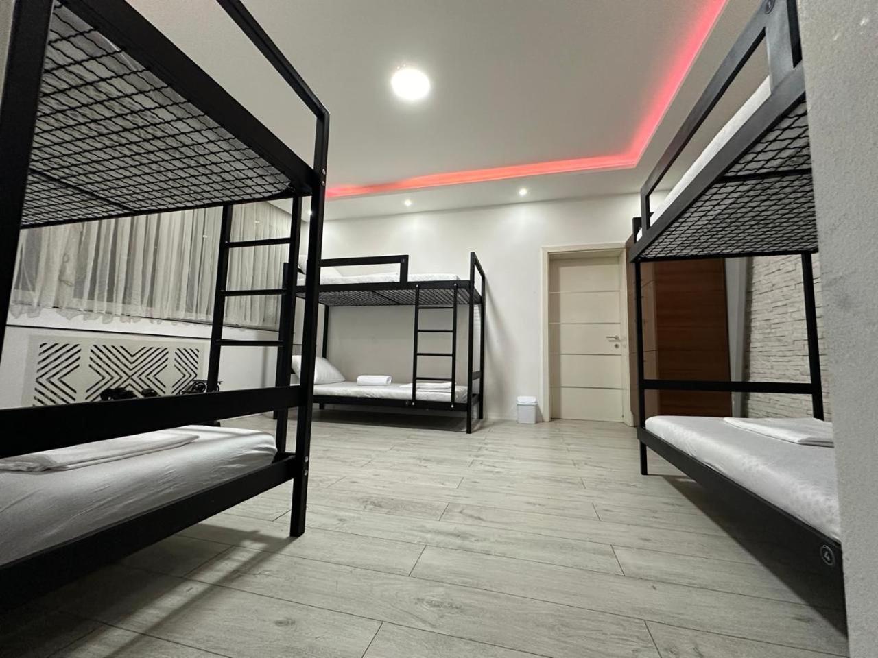 Shesh Hostel Prishtinë Ngoại thất bức ảnh